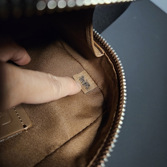 Coach Wyatt Belt Bag in Signature Canvas With Banana Print - New - Picture 6 of 11